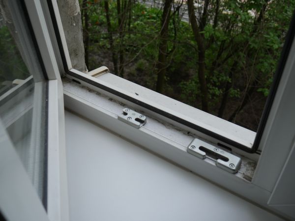 Crank Window Repair in Cedar Falls