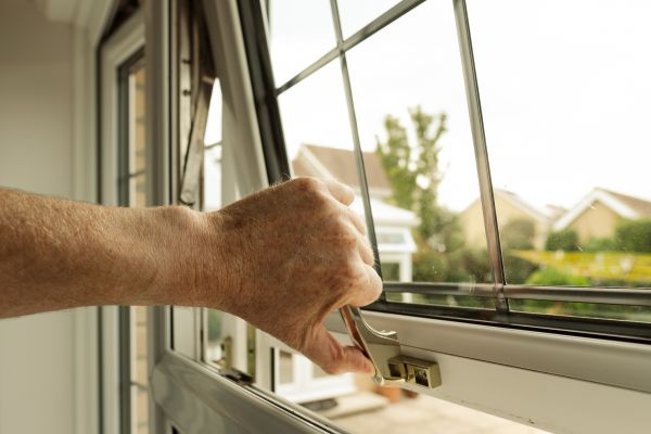 Window Hinge Repair in Cedar Falls